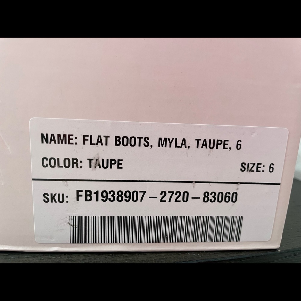 Flat Boots - Picture 4 of 6
